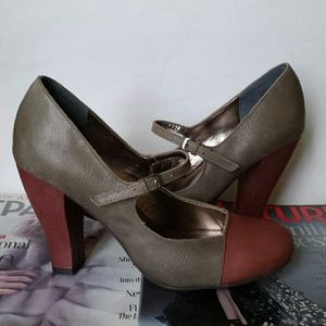 Seychelles Colorblock Leather Mary Jane Pumps